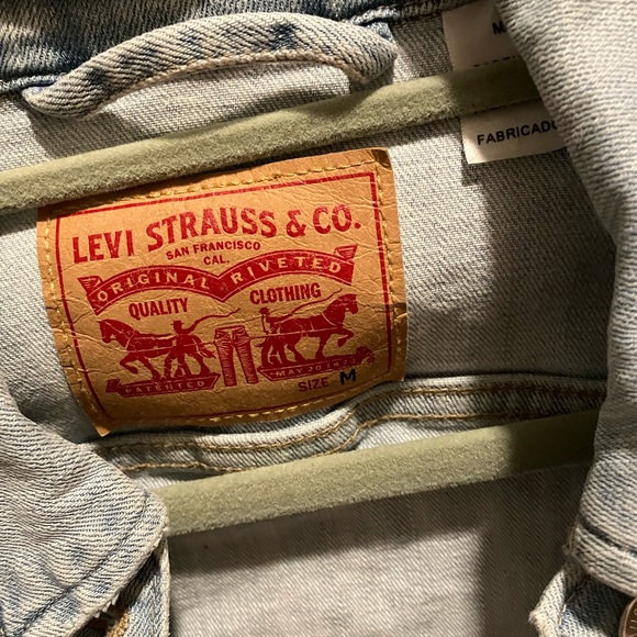 Levi Light Wash Denim Jacket - Picture 3 of 4